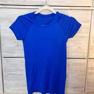 lululemon athletica Blue Short Sleeve Tee